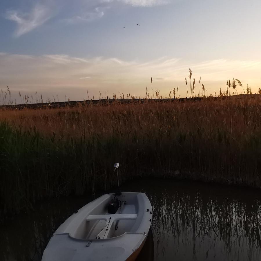 Pfahlbau Sunset I Toplage Elektroboot Inklusive Rust Esterno foto